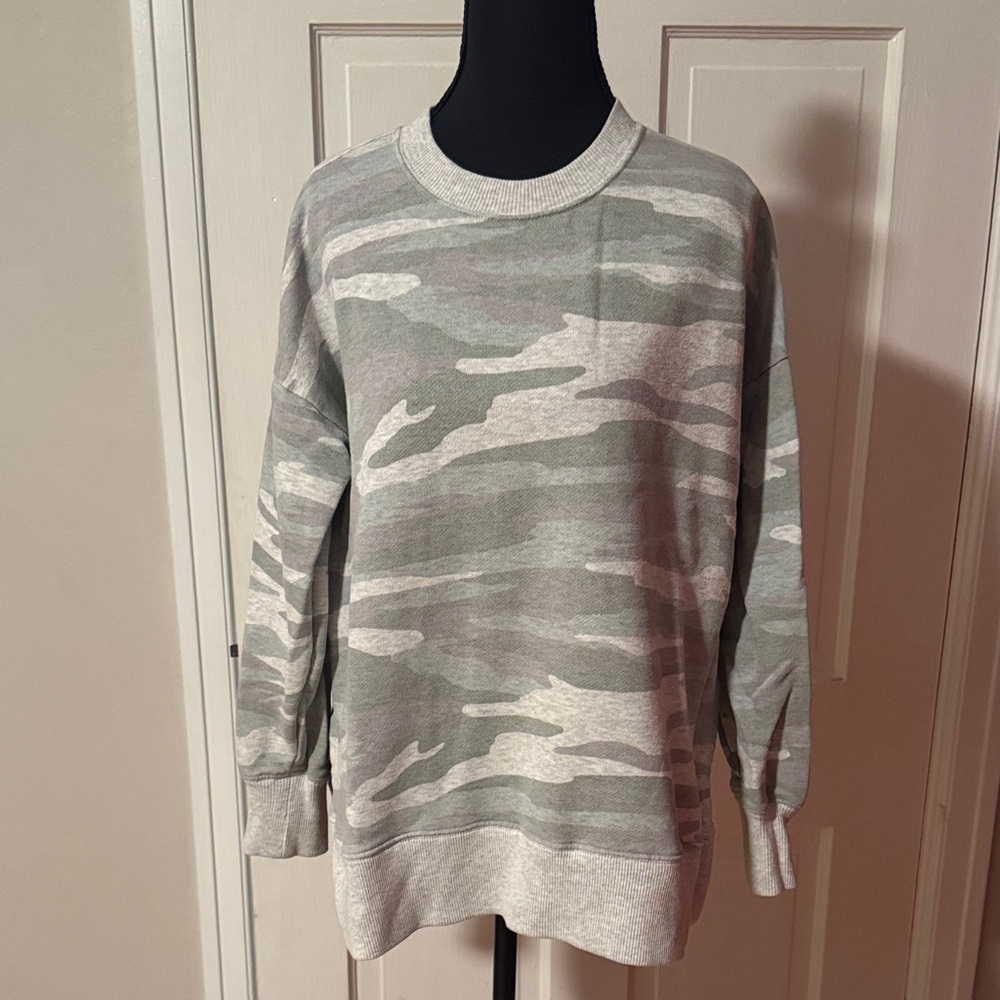 Aerie Women's Camo Pullover Sweatshirt Green Gray Crewneck Oversized Size XS